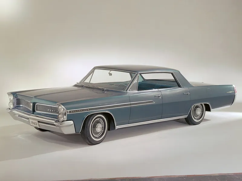 Pontiac Bonneville 2-й рестайлинг 1962, седан, 4 поколение (09.1962 - 09.1963)