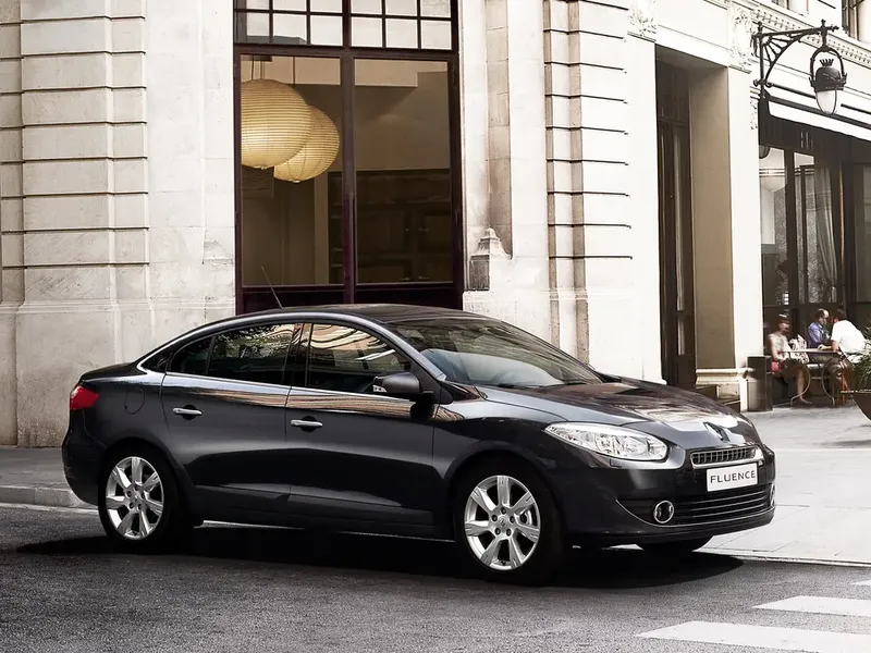 Renault Fluence 2009, седан, 1 поколение (09.2009 - 04.2013)