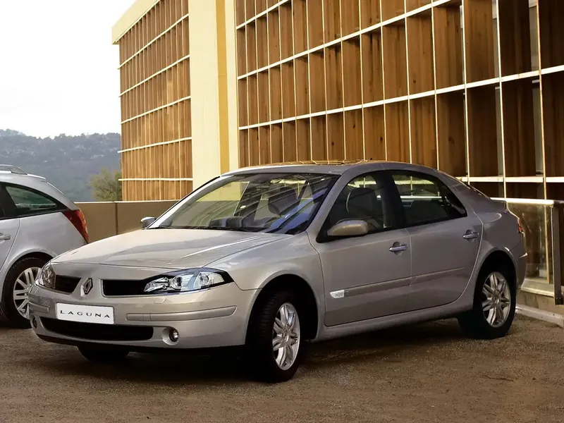 Renault Laguna рестайлинг 2005, лифтбек, 2 поколение, X74 (04.2005 - 09.2007)
