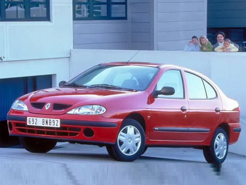 Renault Megane рестайлинг 1999, седан, 1 поколение (03.1999 - 08.2002)