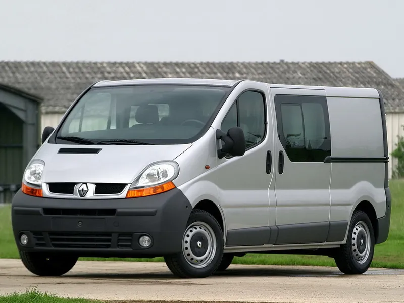 Renault Trafic 2001, цельнометаллический фургон, 2 поколение (09.2001 - 09.2006)