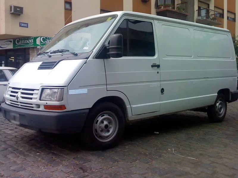 Renault Trafic 2-й рестайлинг 1995, цельнометаллический фургон, 1 поколение (05.1995 - 08.2001)
