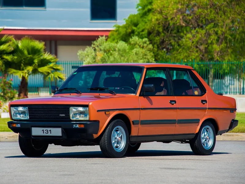 SEAT 131 рестайлинг 1978, седан, 1 поколение (11.1978 - 12.1984)