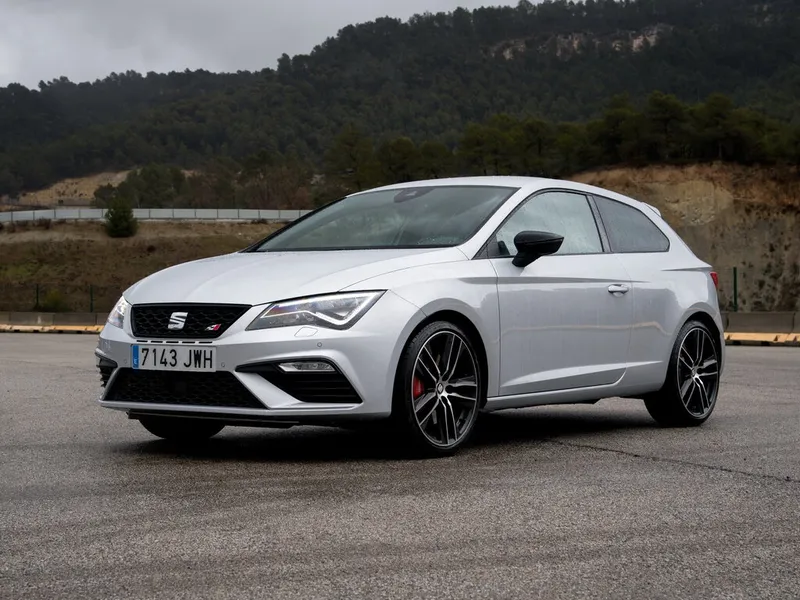 SEAT Leon рестайлинг 2016, хэтчбек 3 дв., 3 поколение, 5F5 (11.2016 - 11.2018)