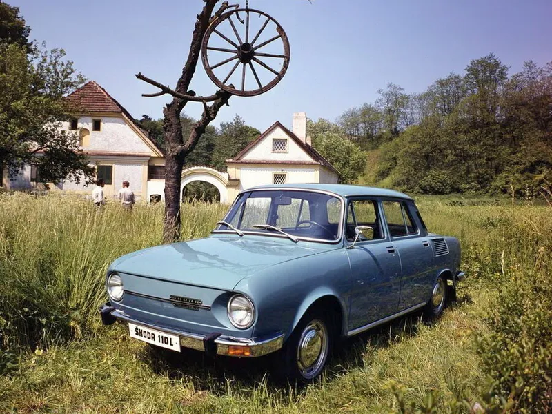 Skoda 100