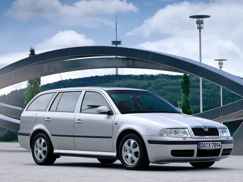 Skoda Octavia рестайлинг 2000, универсал, 1 поколение, A4 (09.2000 - 03.2010)