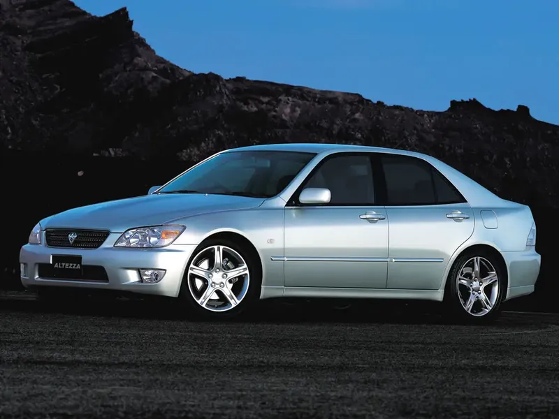 Toyota Altezza рестайлинг 2001, седан, 1 поколение, XE10 (05.2001 - 07.2005)