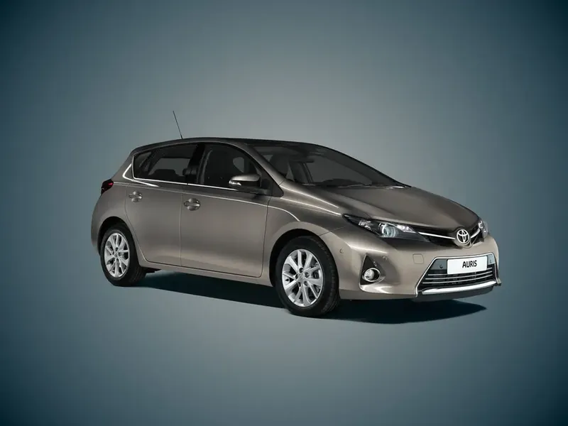 Toyota Auris 2012, хэтчбек 5 дв., 2 поколение, E180 (08.2012 - 01.2016)