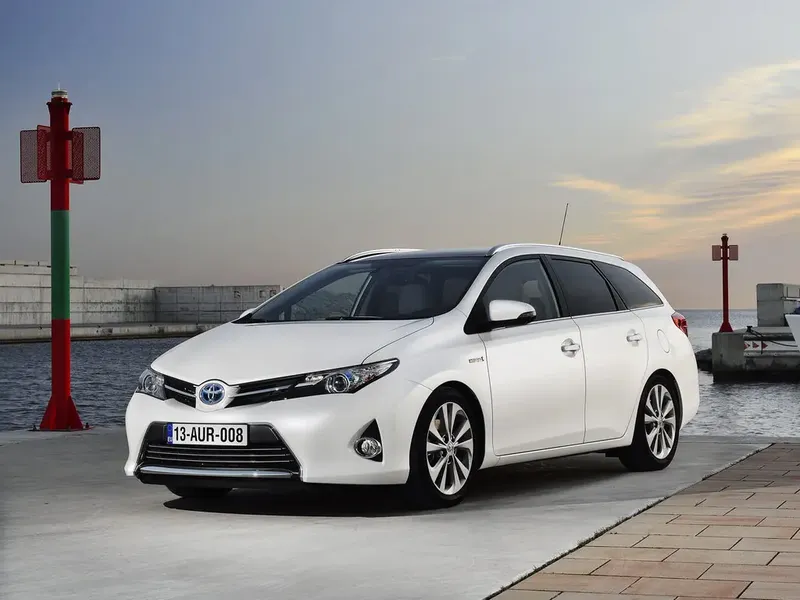Toyota Auris 2012, универсал, 2 поколение, E180 (09.2012 - 06.2015)