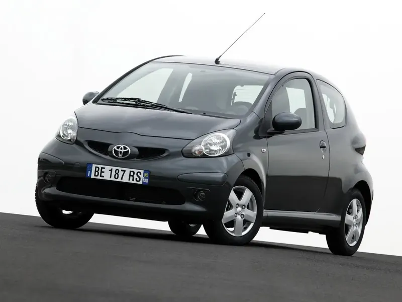 Toyota Aygo 2005, хэтчбек 3 дв., 1 поколение, B10 (02.2005 - 12.2008)
