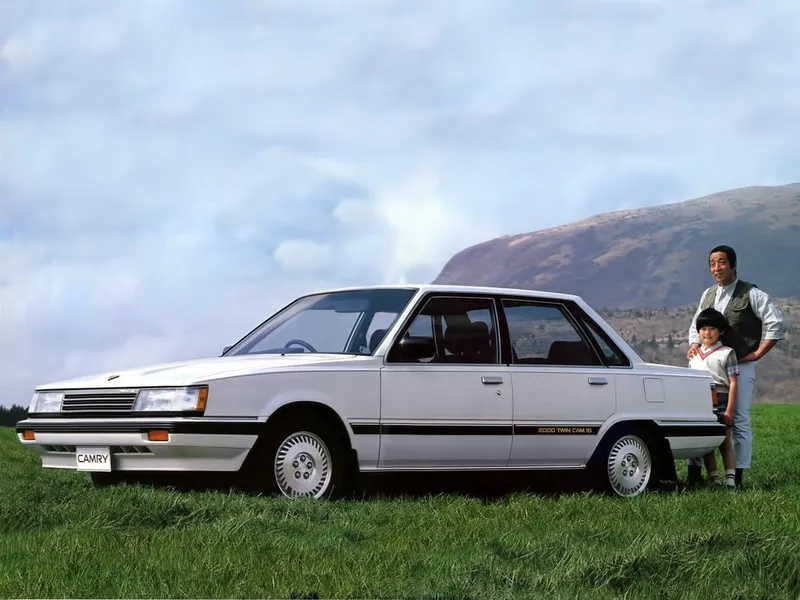 Toyota Camry рестайлинг 1984, седан, 1 поколение, V10 (06.1984 - 08.1986)