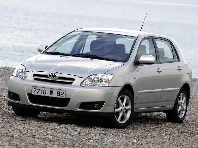Toyota Corolla рестайлинг 2004, хэтчбек 5 дв., 9 поколение, E120 (05.2004 - 02.2007)