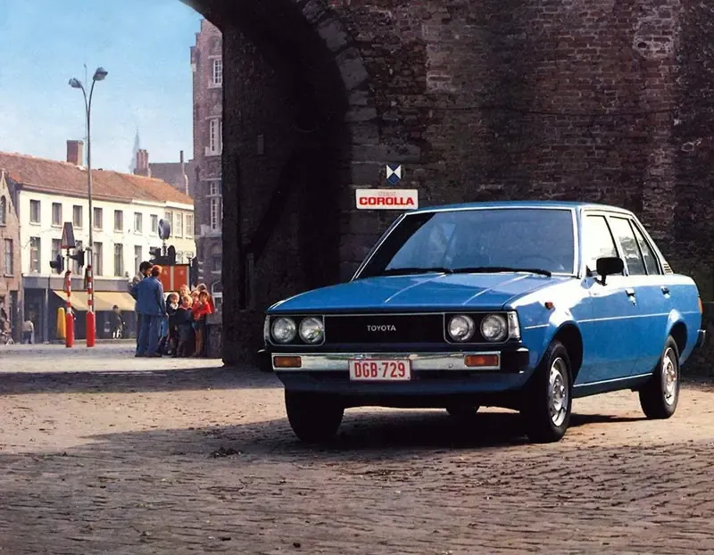Toyota Corolla 1979, седан, 4 поколение, E70 (03.1979 - 08.1982)