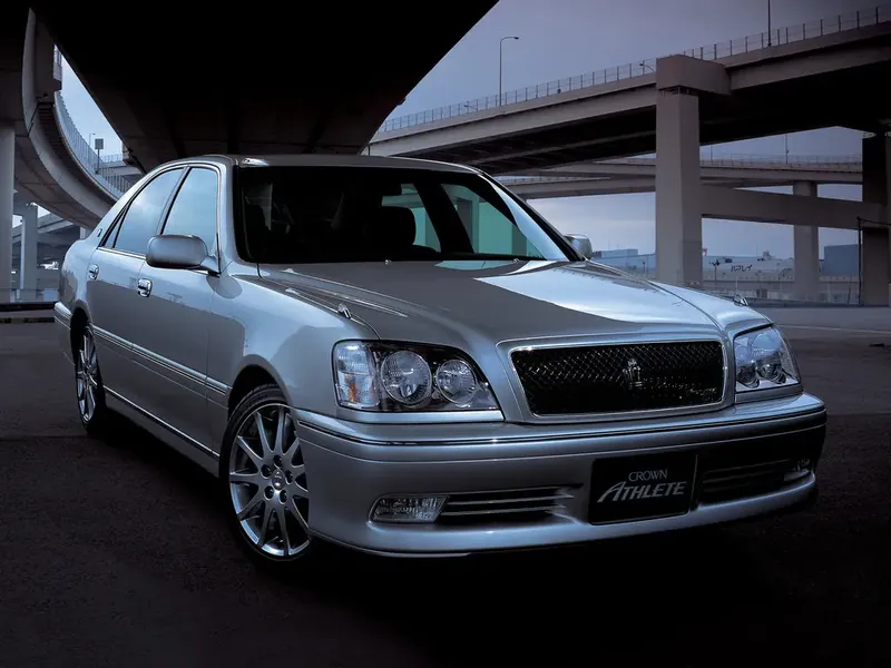 Toyota Crown рестайлинг 2001, седан, 11 поколение, S170 (08.2001 - 11.2003)