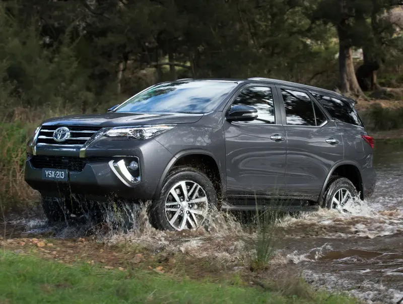 Toyota Fortuner 2015, джип/suv 5 дв., 2 поколение, AN160 (07.2015 - 07.2020)