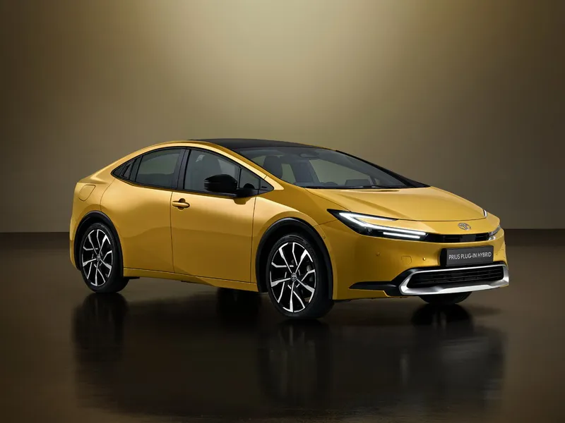 Toyota Prius PHV 2022, лифтбек, 5 поколение, XW60 (11.2022 - н.в.)