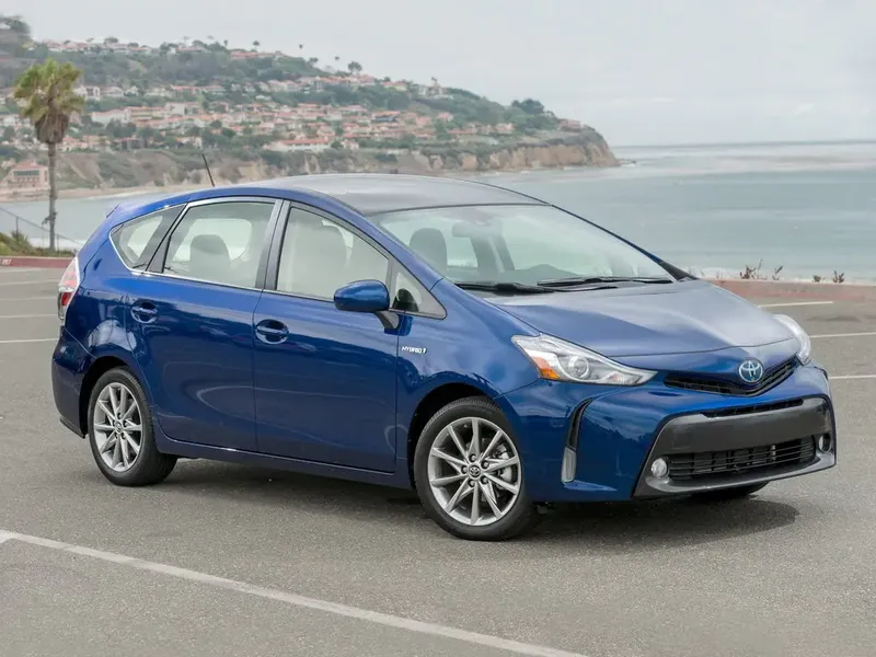 Toyota Prius v рестайлинг 2014, минивэн, 1 поколение (11.2014 - 03.2018)