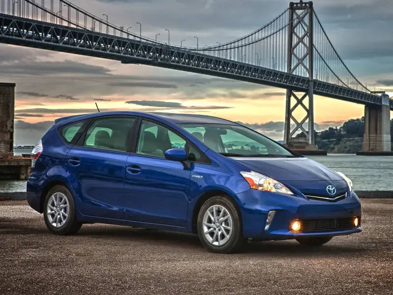 Toyota Prius v