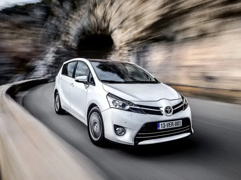 Toyota Verso рестайлинг 2012, минивэн, 1 поколение, R20 (11.2012 - 01.2016)