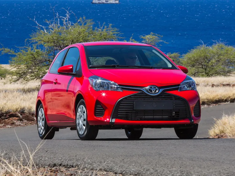 Toyota Yaris рестайлинг 2014, хэтчбек 3 дв., 3 поколение, XP130 (07.2014 - 03.2017)