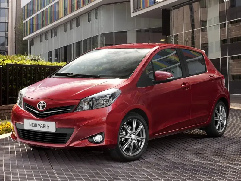 Toyota Yaris 2010, хэтчбек 5 дв., 3 поколение, XP130 (12.2010 - 06.2014)