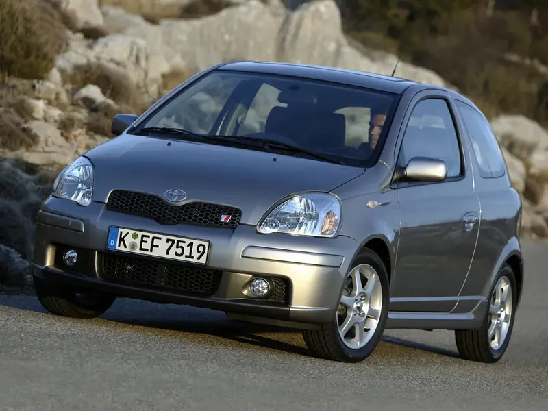 Toyota Yaris рестайлинг 2003, хэтчбек 3 дв., 1 поколение, XP10 (03.2003 - 10.2005)