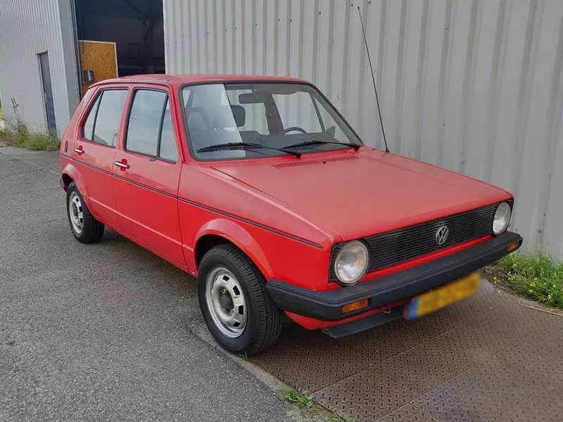 Volkswagen Golf 2-й рестайлинг 1980, хэтчбек 5 дв., 1 поколение, Mk1 (08.1980 - 07.1983)