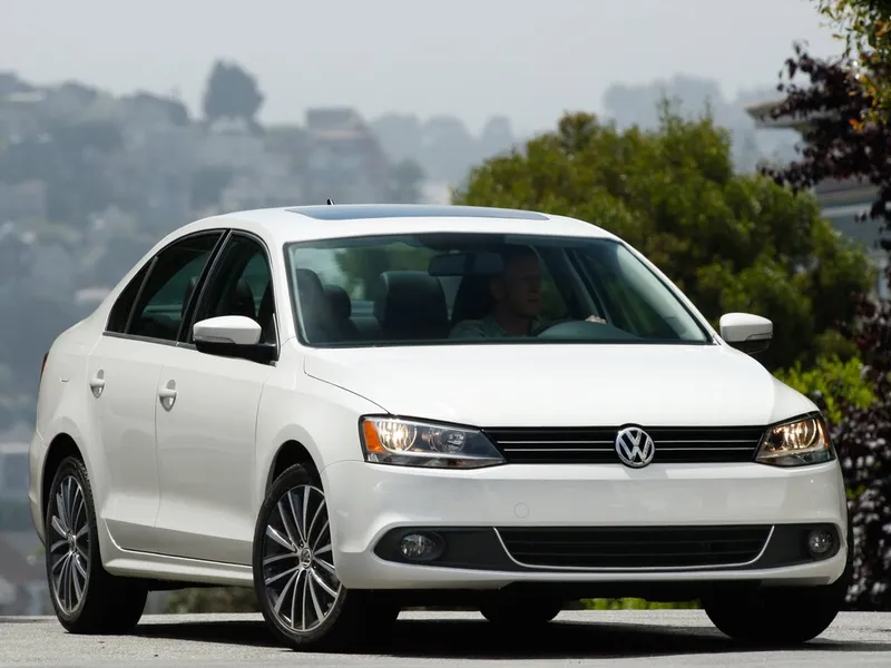 Volkswagen Jetta 2010, седан, 6 поколение, A6 (06.2010 - 09.2014)