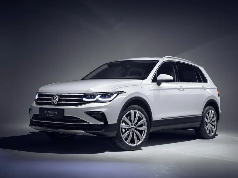 Volkswagen Tiguan рестайлинг 2020, джип/suv 5 дв., 2 поколение, Mk 2 (07.2020 - 11.2023)