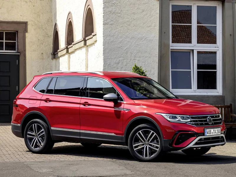 Volkswagen Tiguan Allspace рестайлинг 2021, джип/suv 5 дв., 1 поколение (05.2021 - 08.2024)
