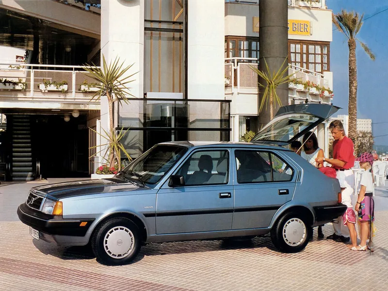 Volvo 340 1982, хэтчбек 5 дв., 1 поколение (03.1982 - 11.1991)