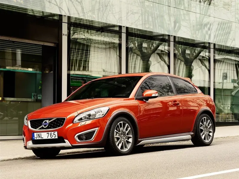 Volvo C30 рестайлинг 2009, хэтчбек 3 дв., 1 поколение (10.2009 - 07.2013)