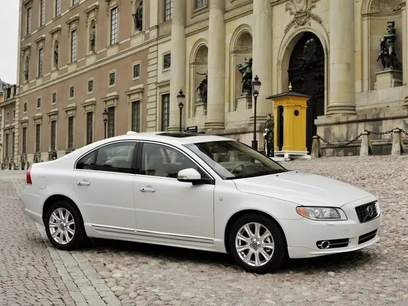 Volvo S80 рестайлинг 2010, седан, 2 поколение (06.2010 - 05.2013)
