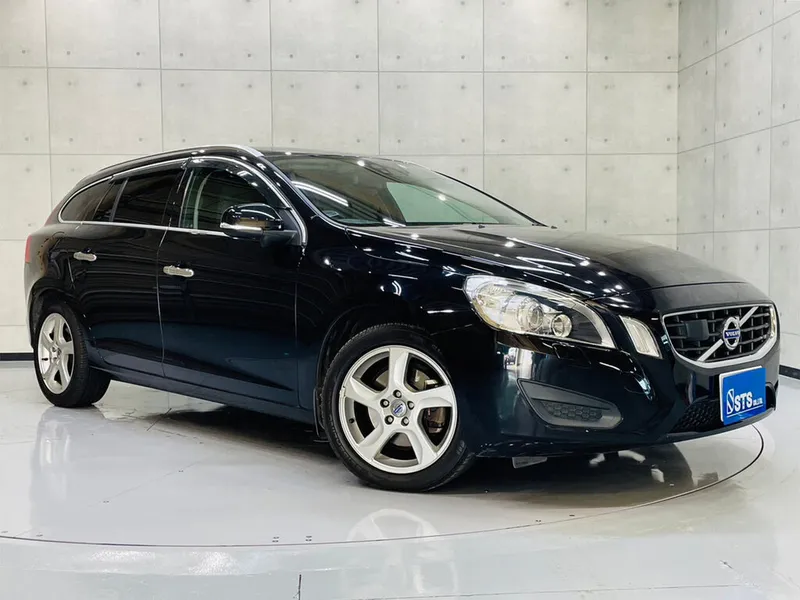 Volvo V60 2011, универсал, 1 поколение (06.2011 - 07.2013)