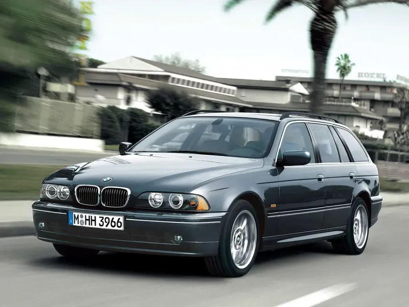 BMW 5-Series рестайлинг 2000, универсал, 4 поколение, E39 (09.2000 - 03.2004)
