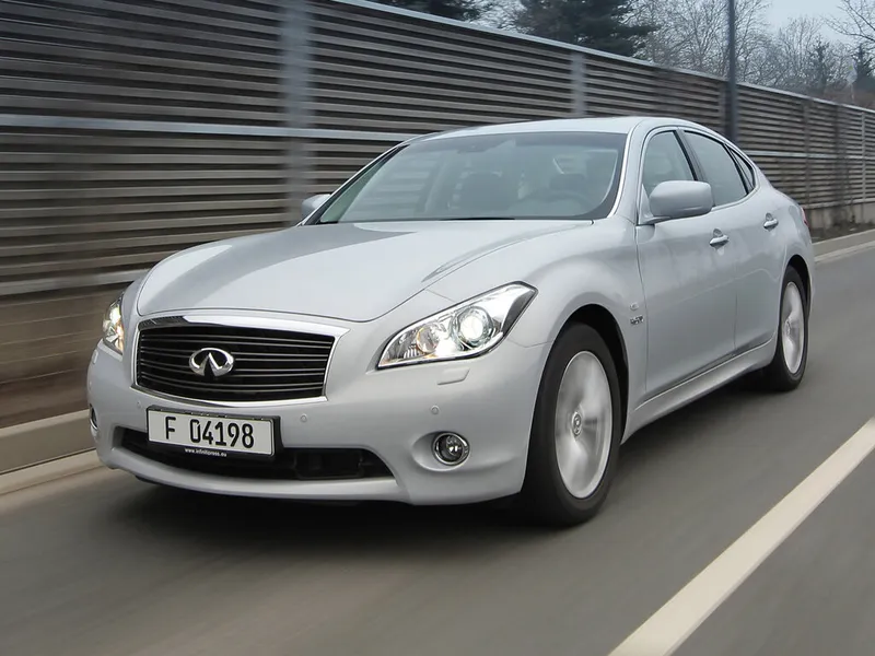 Infiniti M35h 2010, седан, 4 поколение (03.2010 - 10.2013)