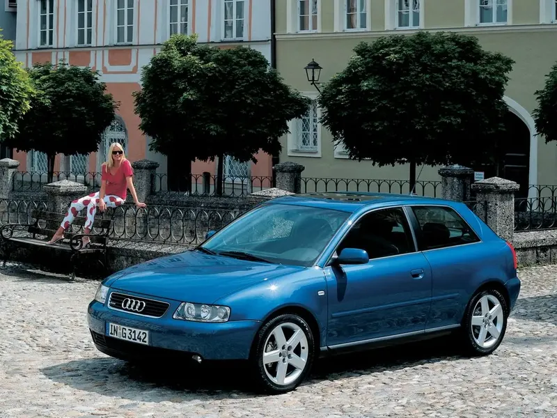 Audi A3 рестайлинг 2000, хэтчбек 3 дв., 1 поколение, 8L (09.2000 - 07.2003)