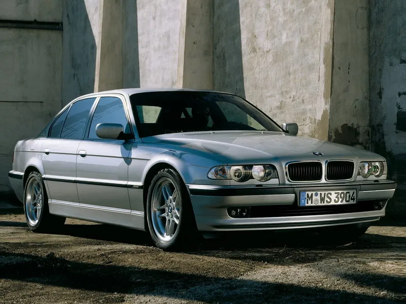 BMW 7-Series рестайлинг 1998, седан, 3 поколение, E38 (09.1998 - 10.2001)