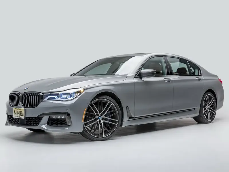 BMW 7-Series 2015, седан, 6 поколение, G11, G12 (07.2015 - 09.2022)