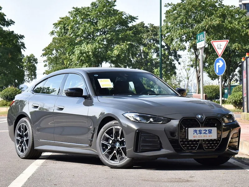 BMW i4 2022, лифтбек, 1 поколение, G26 (02.2022 - н.в.)