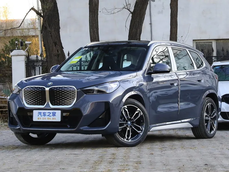 BMW iX1 2022, джип/suv 5 дв., 1 поколение, U12 (06.2022 - н.в.)