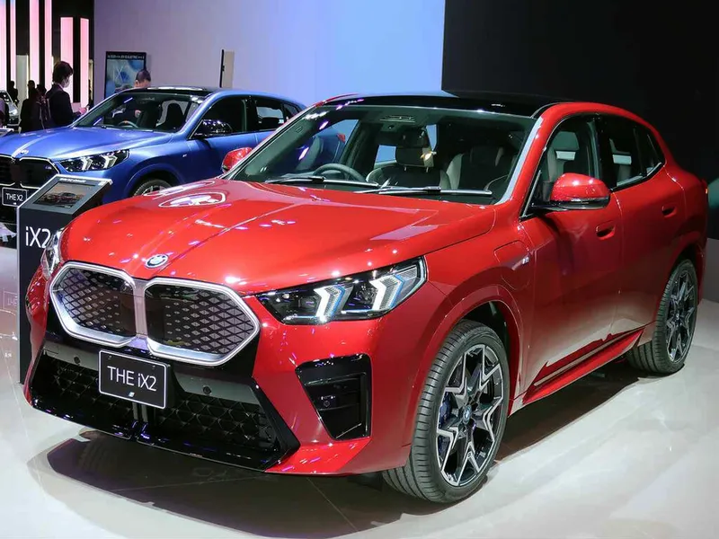 BMW iX2 2023, джип/suv 5 дв., 1 поколение (10.2023 - н.в.)