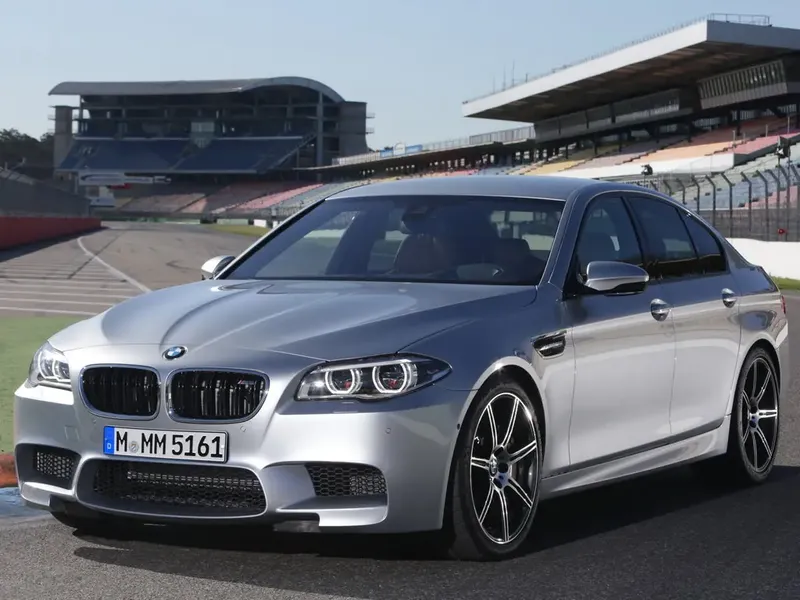 BMW M5 рестайлинг 2013, седан, 5 поколение, F10 (09.2013 - 08.2017)