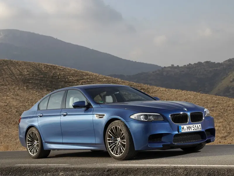 BMW M5 2011, седан, 5 поколение, F10 (11.2011 - 08.2013)