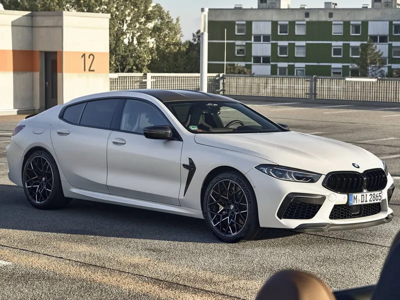 BMW M8 рестайлинг 2022, седан, 1 поколение, F93 (01.2022 - 03.2023)