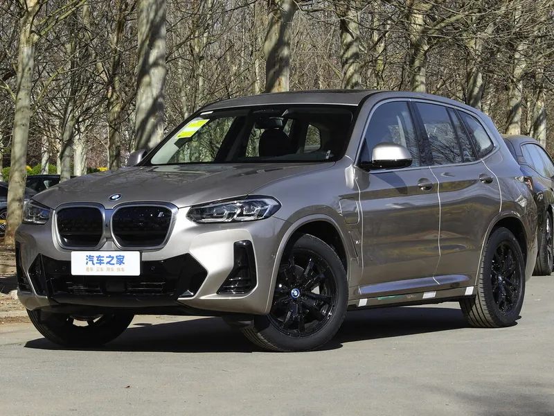 BMW iX3 рестайлинг 2021, джип/suv 5 дв., 1 поколение, G08 (09.2021 - 04.2026)