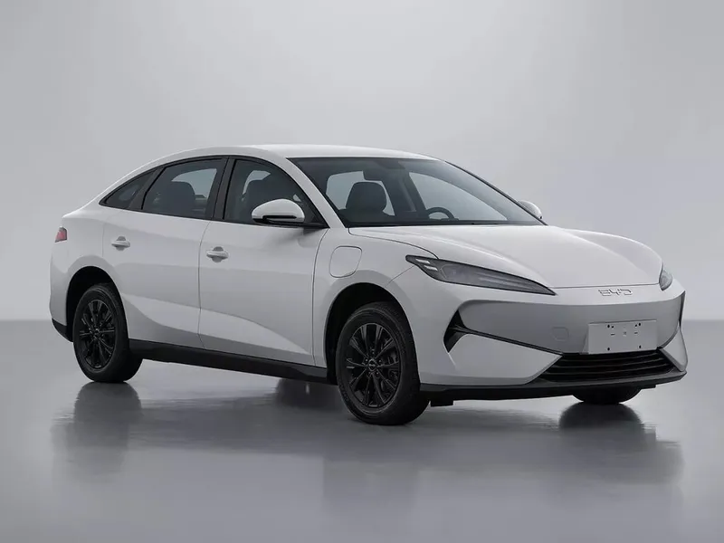 BYD e7