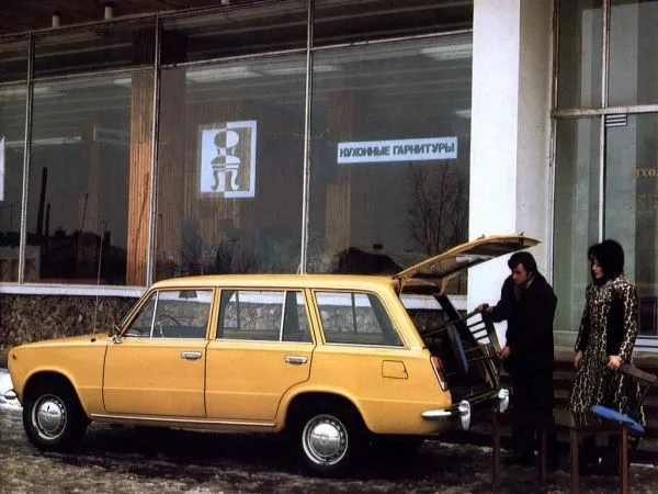 LADA 2102