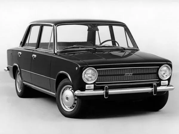 Fiat 124 2-й рестайлинг 1972, седан, 1 поколение (08.1972 - 01.1975)