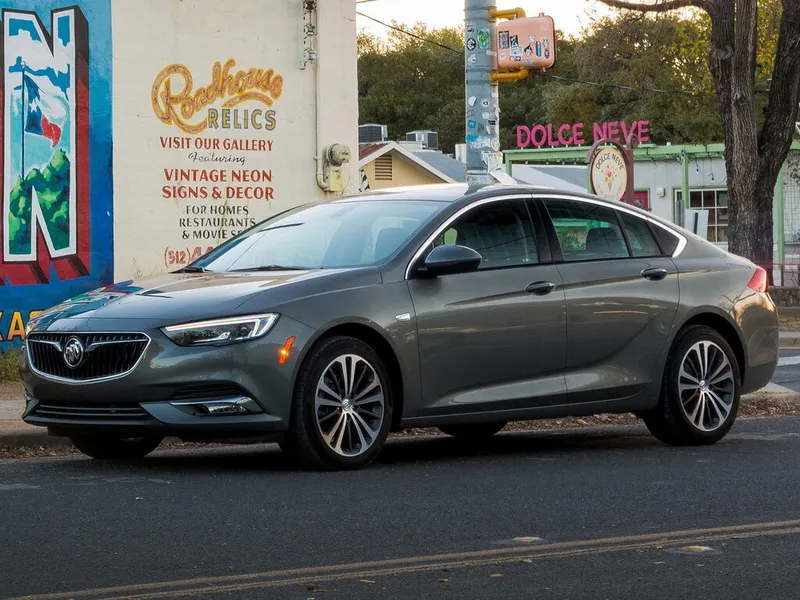 Buick Regal 2017, лифтбек, 6 поколение (04.2017 - 03.2020)